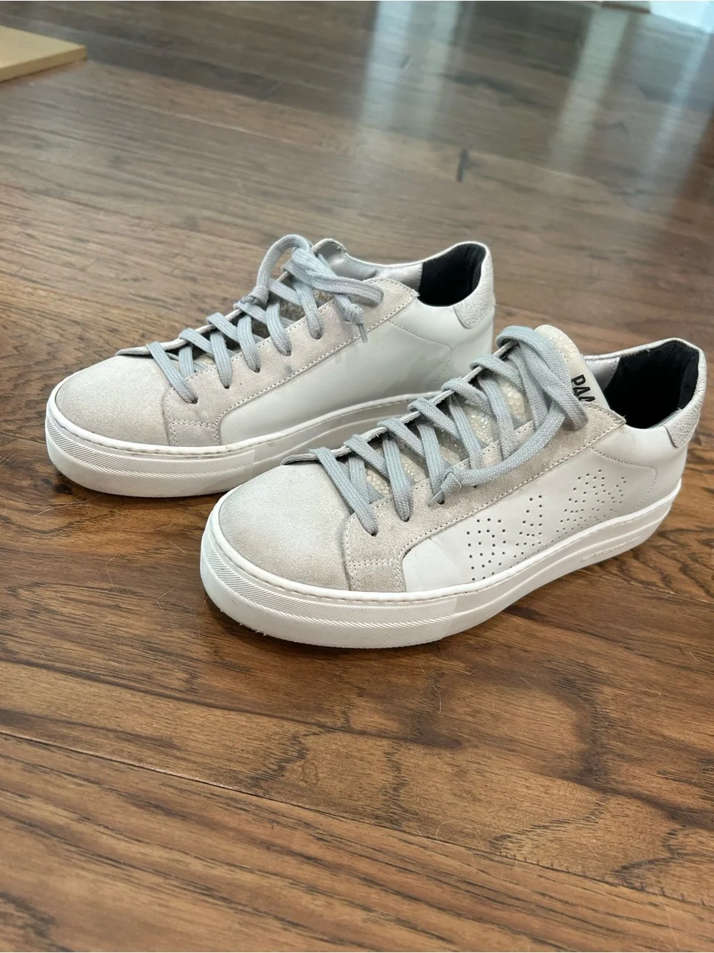 Women P448 Sneakers in Light Gray and White. Excellent condition Size 9